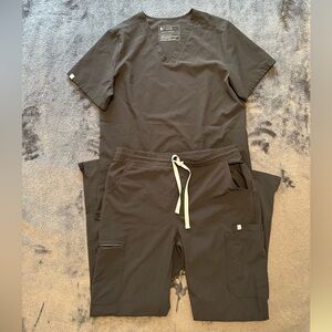 FIGS Black Scrub Set FionLite Fabric Casma Top Small & Yola Bottoms Medium